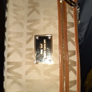 Michael kors wristlet